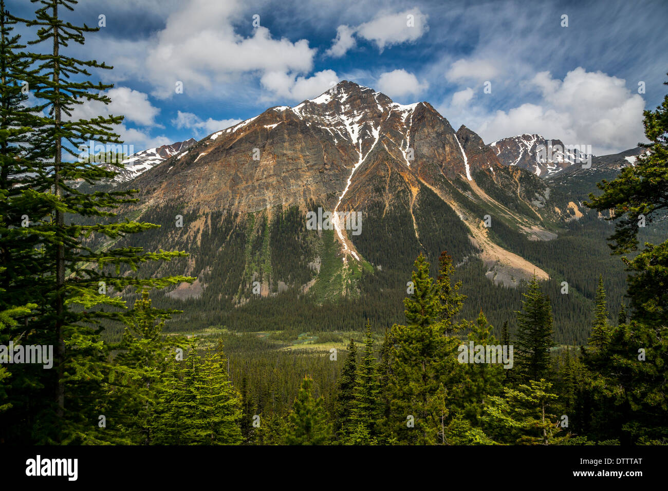 Pyramid montagna nel Parco Nazionale di Jasper, Alberta, Canada. Foto Stock