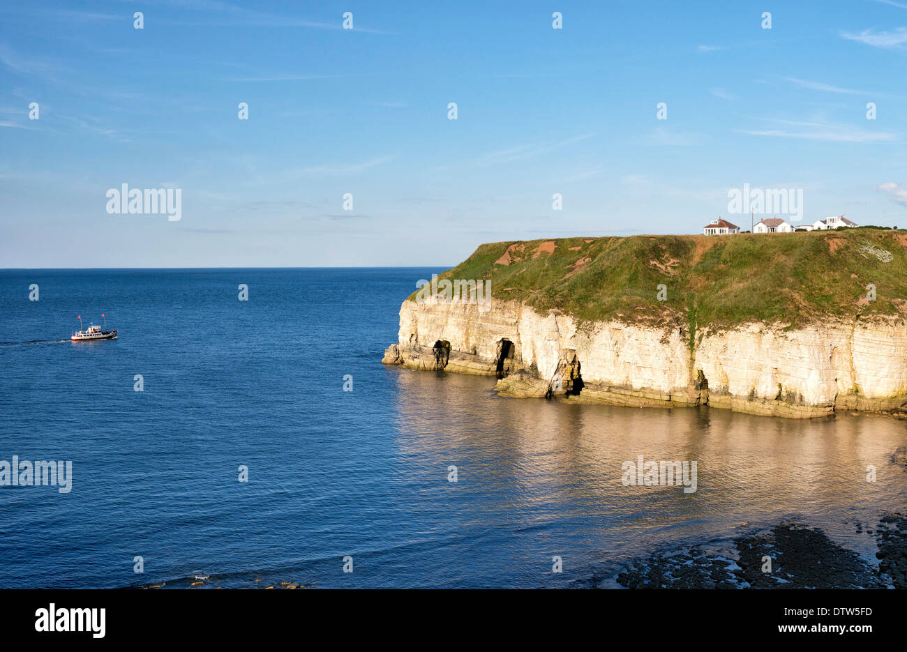 Una serata estiva a Thornwick Bay, Flamborough Foto Stock