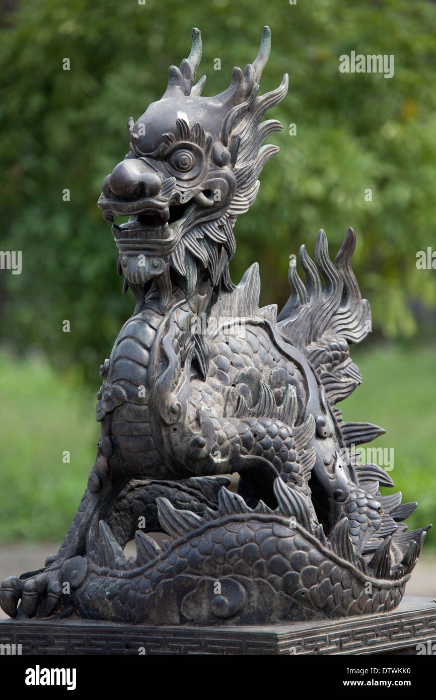 Statua del drago nella motivazione della città imperiale di tonalità Foto Stock