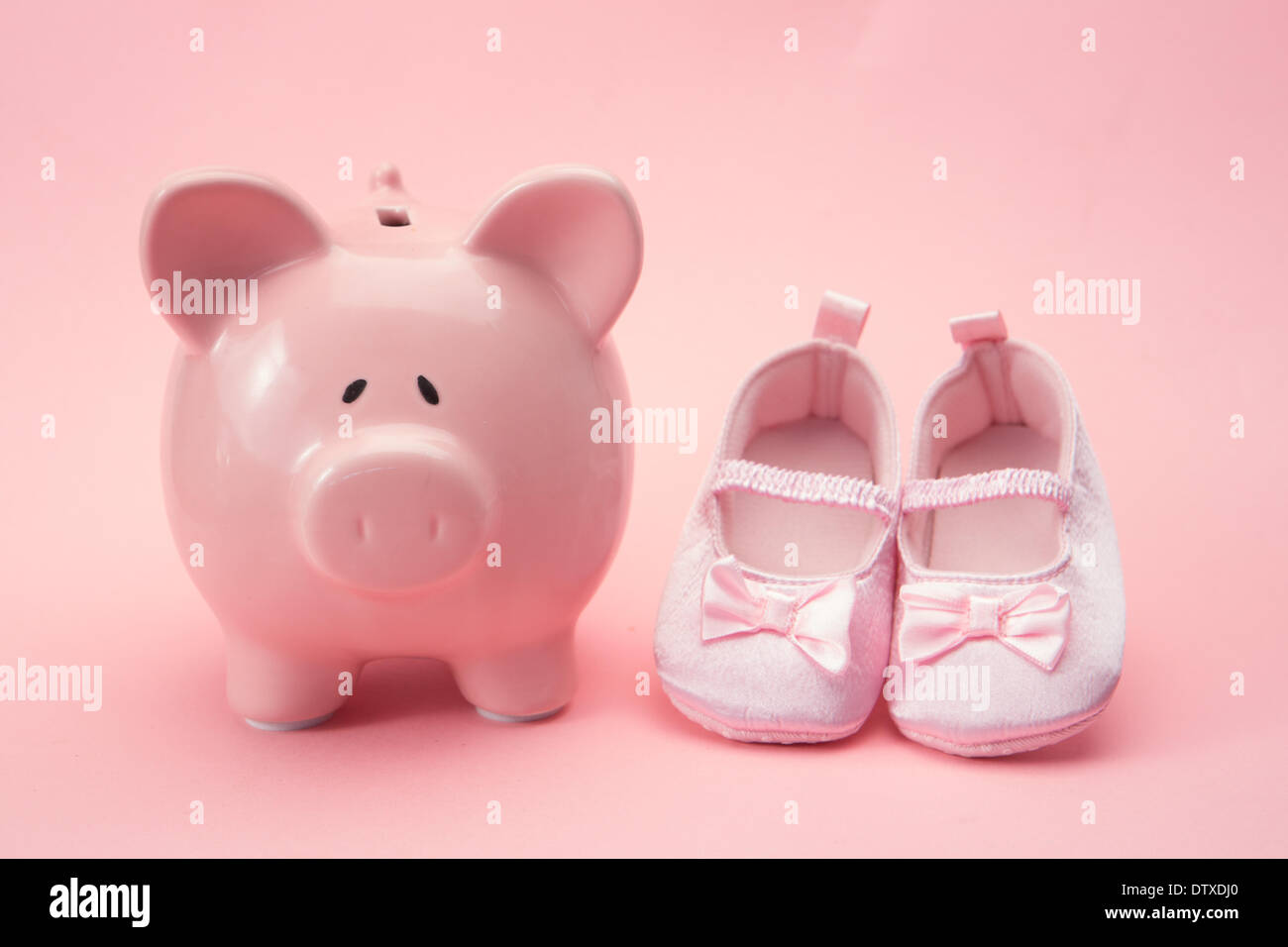 Banca del bambino immagini e fotografie stock ad alta risoluzione - Alamy