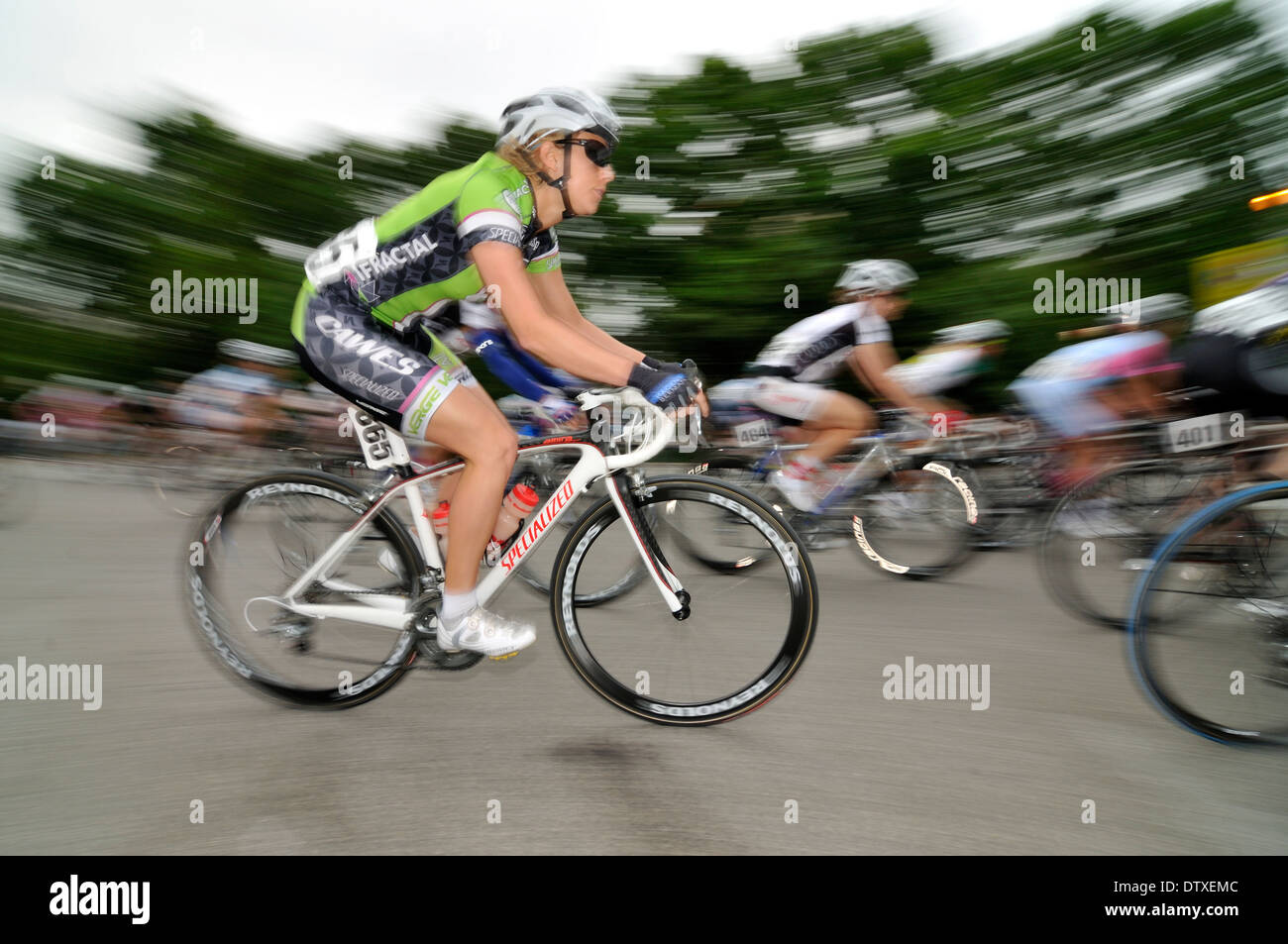 Professional corsa in bicicletta attraverso le strade di Philadelphia, Pennsylvania, USA. Foto Stock
