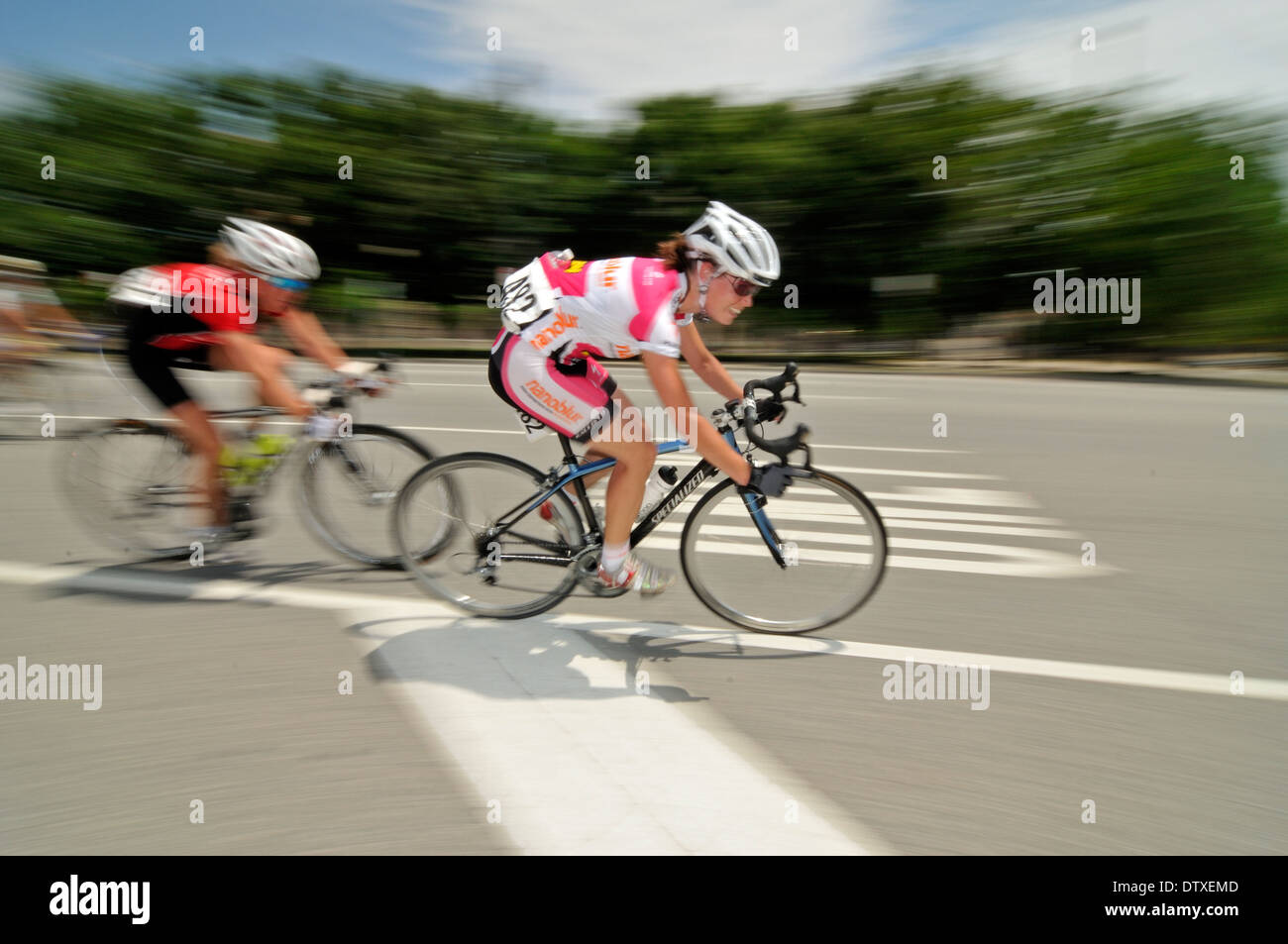 Professional corsa in bicicletta attraverso le strade di Philadelphia, Pennsylvania, USA. Foto Stock
