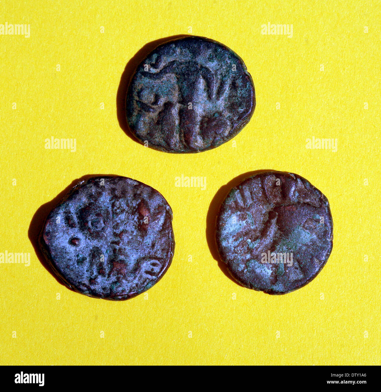 Tre Kushan monete dal regno del re Kanishka c. 248-256 CE Foto Stock