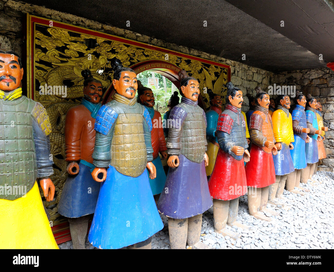 Funchal Madeira Portogallo Monte Palace giardini Giapponesi statue di guerrieri Foto Stock