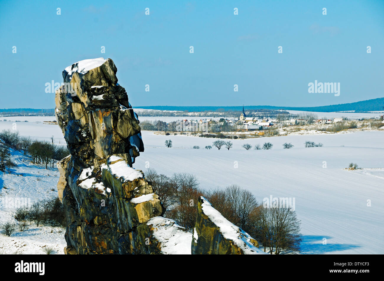 Formazione di roccia Teufelsmauer (Muri del Diavolo) vicino alla città di Weddersleben, montagne Harz, Sassonia-Anhalt, Germania, Europa Foto Stock