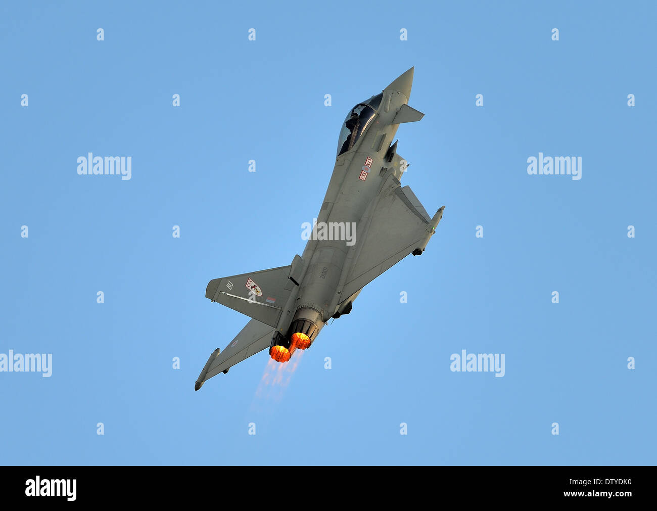 RAF Eurofighter Typhoon FGR4 jet volare a Duxford Air show UK 2013 Foto Stock