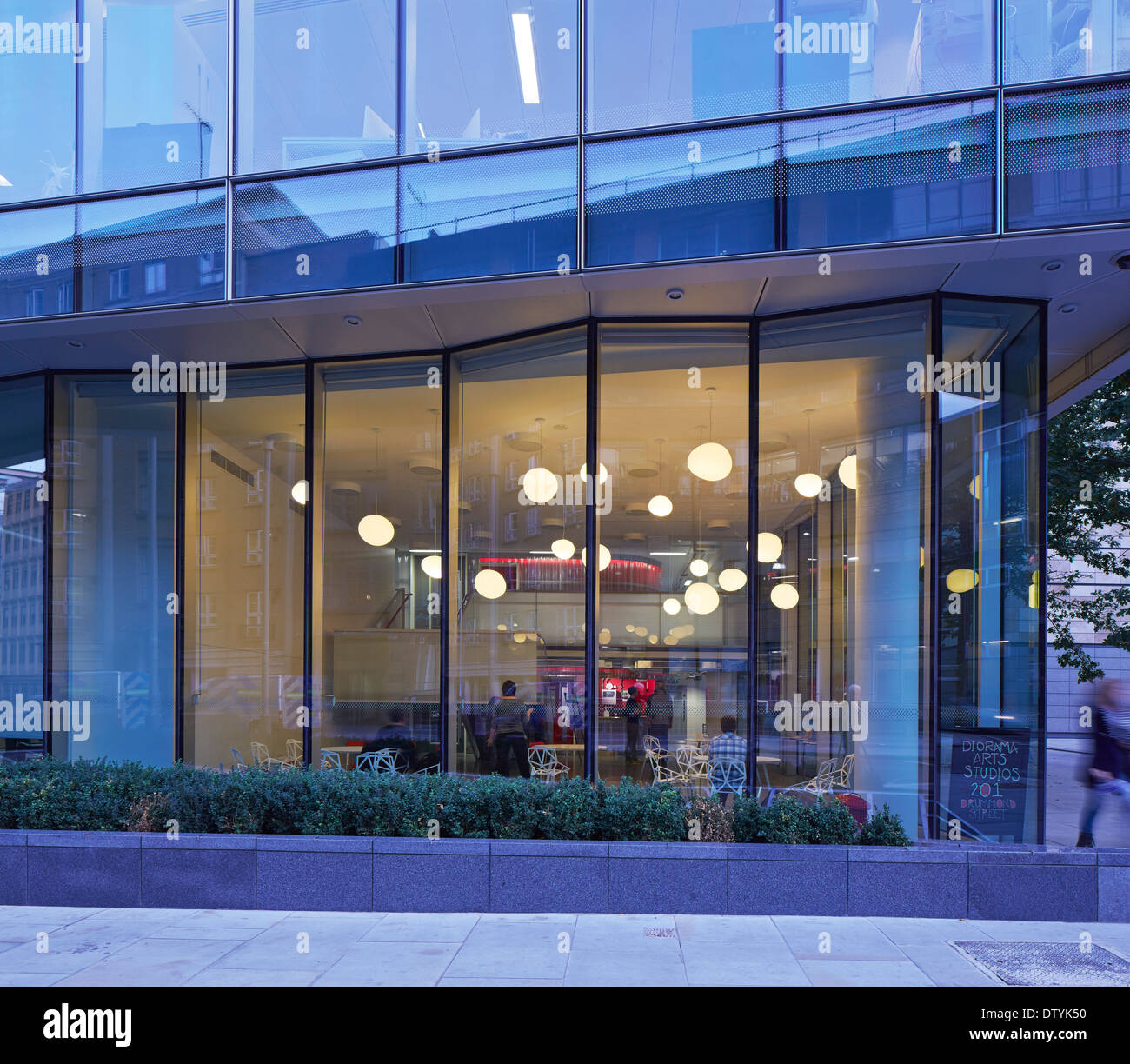 10 Brock Street, Londra, Regno Unito. Architetto: Wilkinson Eyre Architects, 2013. Vista dettagliata attraverso da Longford Street. Foto Stock