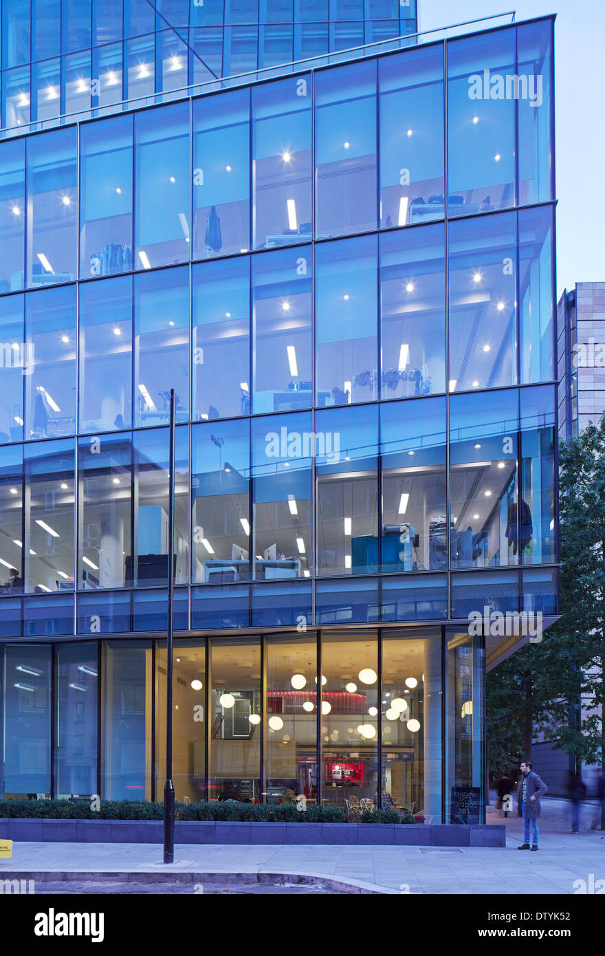 10 Brock Street, Londra, Regno Unito. Architetto: Wilkinson Eyre Architects, 2013. Vista attraverso da Longford Street. Foto Stock