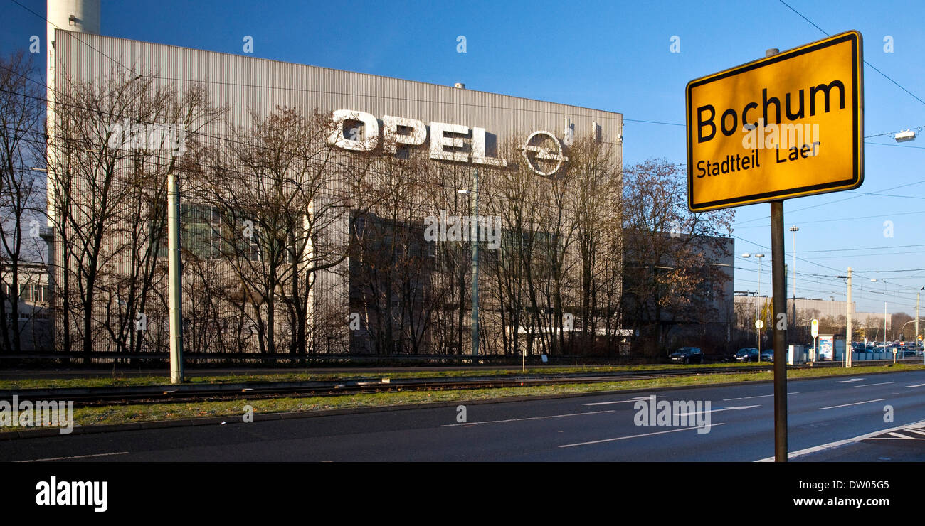 Opel opere, un posto-nome sign in primo piano, Bochum, la zona della Ruhr, Nord Reno-Westfalia, Germania Foto Stock