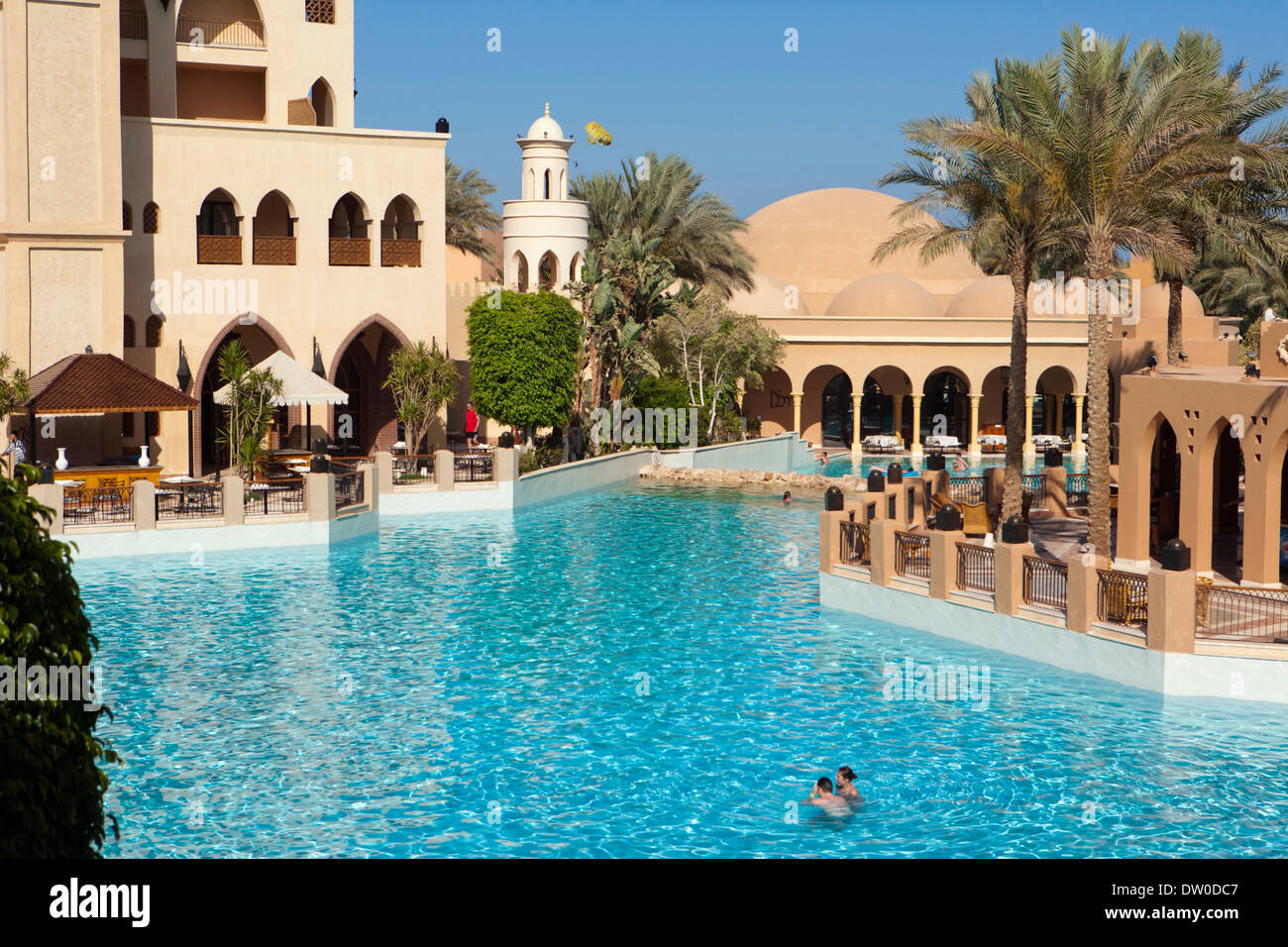 Una delle piscine al Makadi Palace Hotel in Egitto Foto Stock