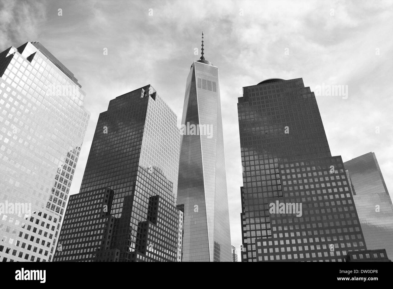Inferiore dello skyline di Manhattan tra cui il World Trade Center Tower e un luogo di Brookfield. Foto Stock