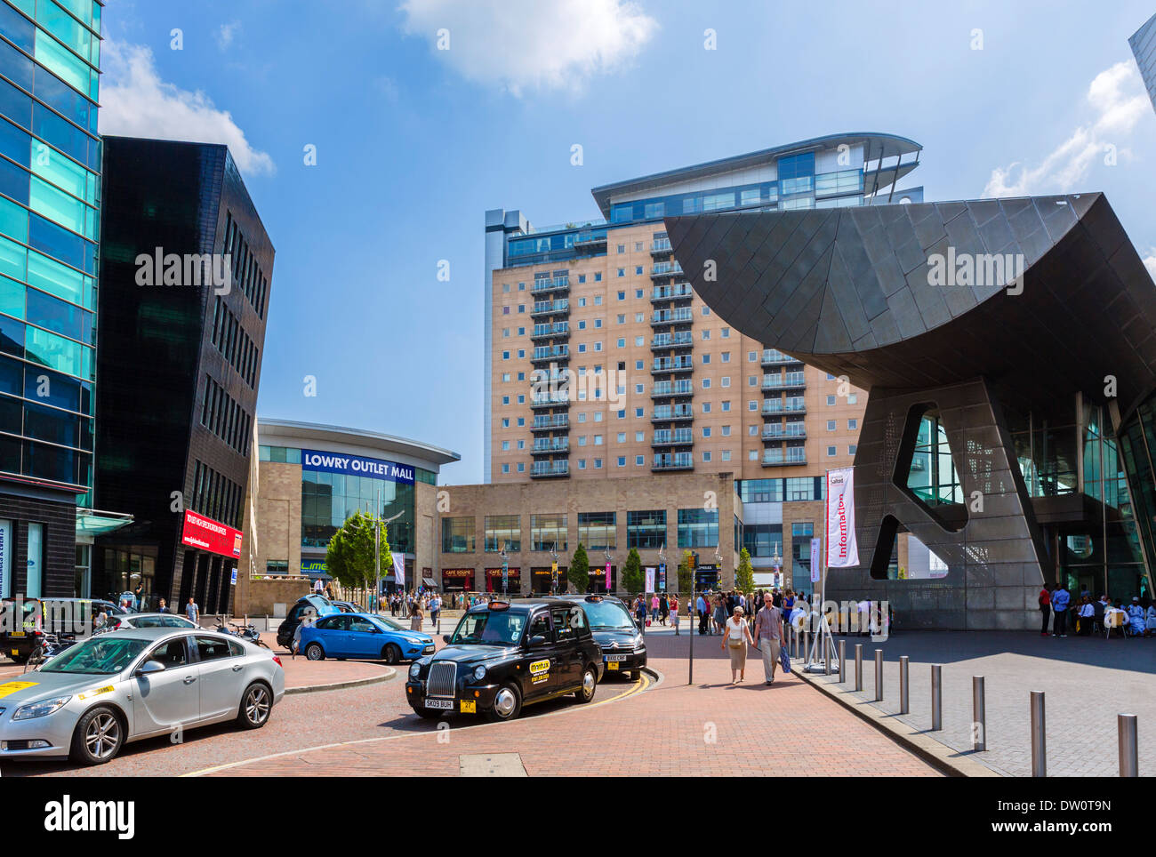 Il Lowry Theatre e Lowry Outlet Mall, Salford Quays, Manchester, Regno Unito Foto Stock