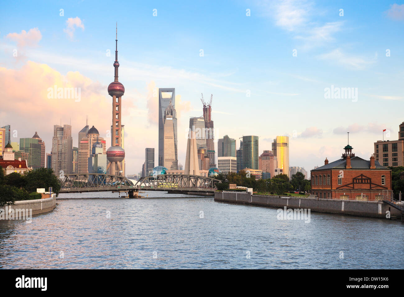 Shanghai al crepuscolo Foto Stock