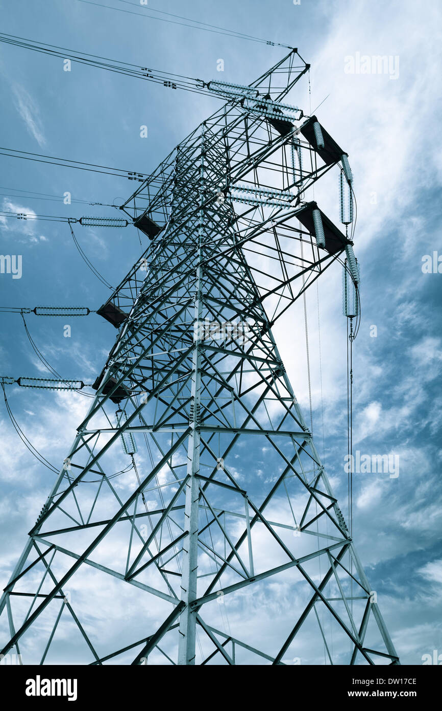 Alta tensione torre di trasmissione Foto Stock