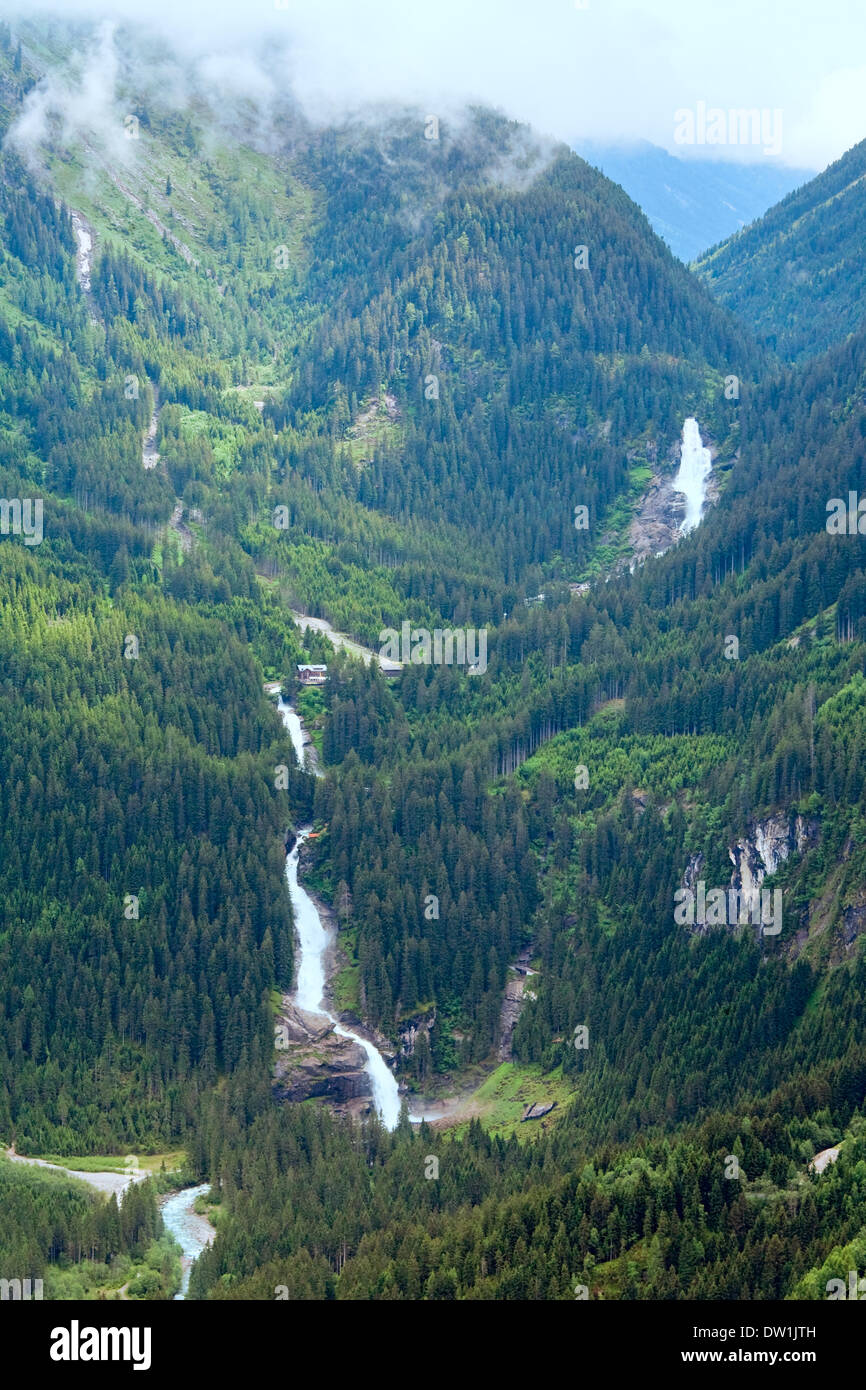 Alpi cascata summer view Foto Stock