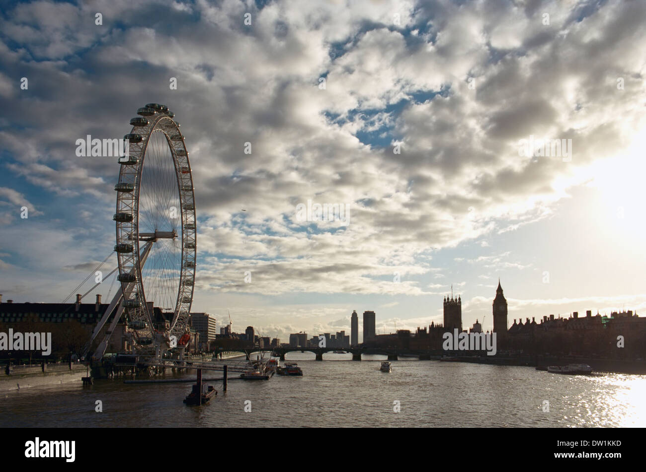Londra REGNO UNITO skyline nel tardo pomeriggio Foto Stock