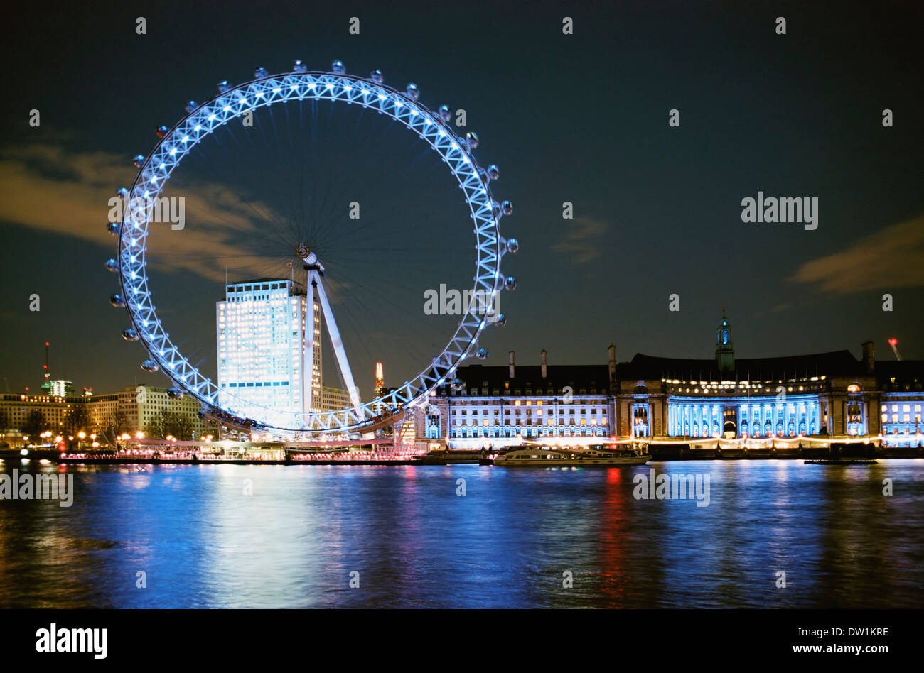Il Millennium Wheel, LONDRA, REGNO UNITO, illuminata di notte Foto Stock