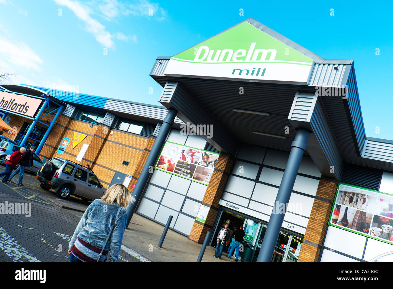 Dunelm Mill shop store shopping segno davanti la facciata esterna edificio esterno ingresso Lincoln City Inghilterra Lincolnshire UK GB Foto Stock