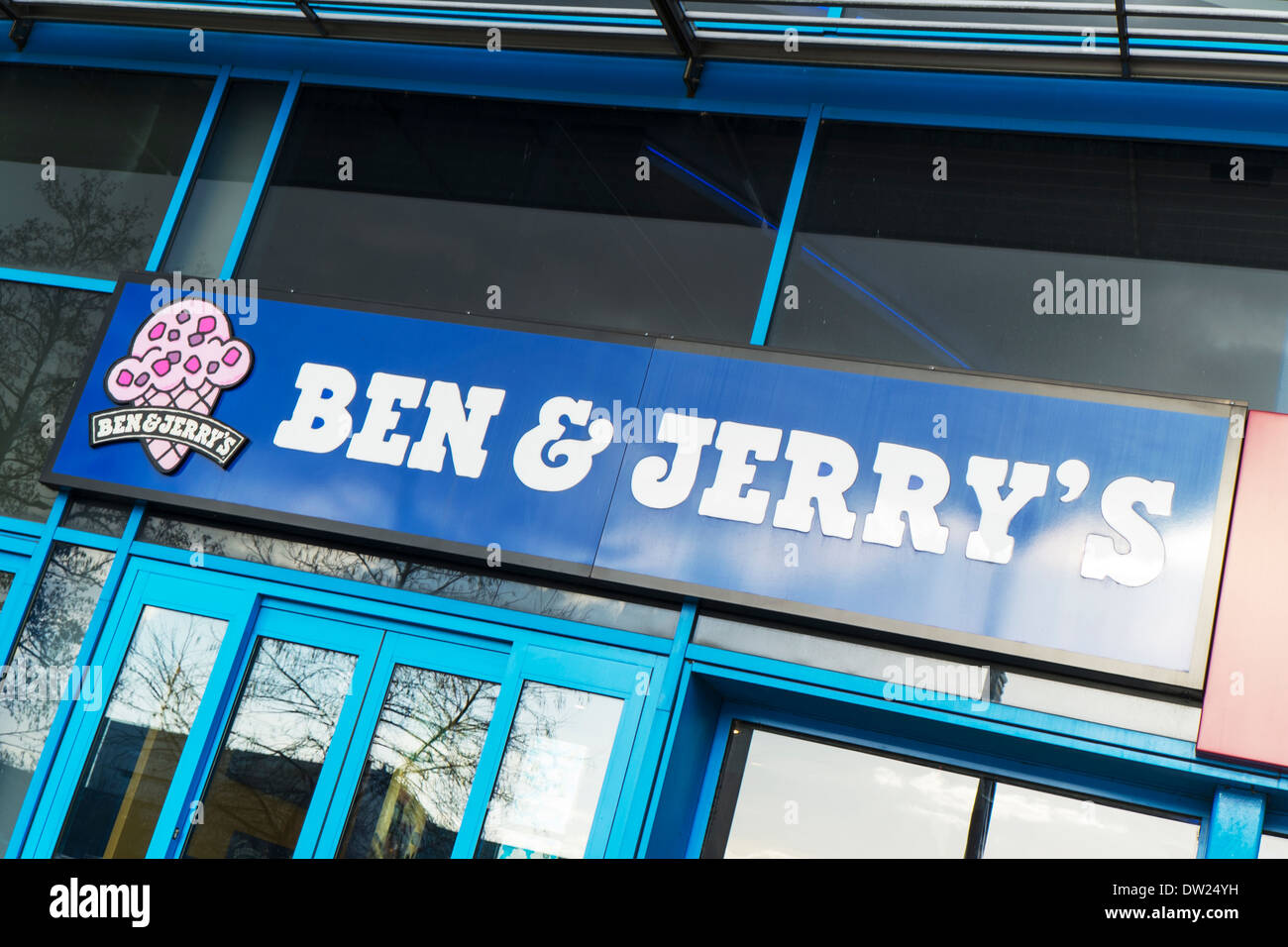 Gelato Ben & Jerry parlor shop store shopping segno esterno anteriore edificio con facciata Lincoln City Inghilterra Lincolnshire UK GB Foto Stock