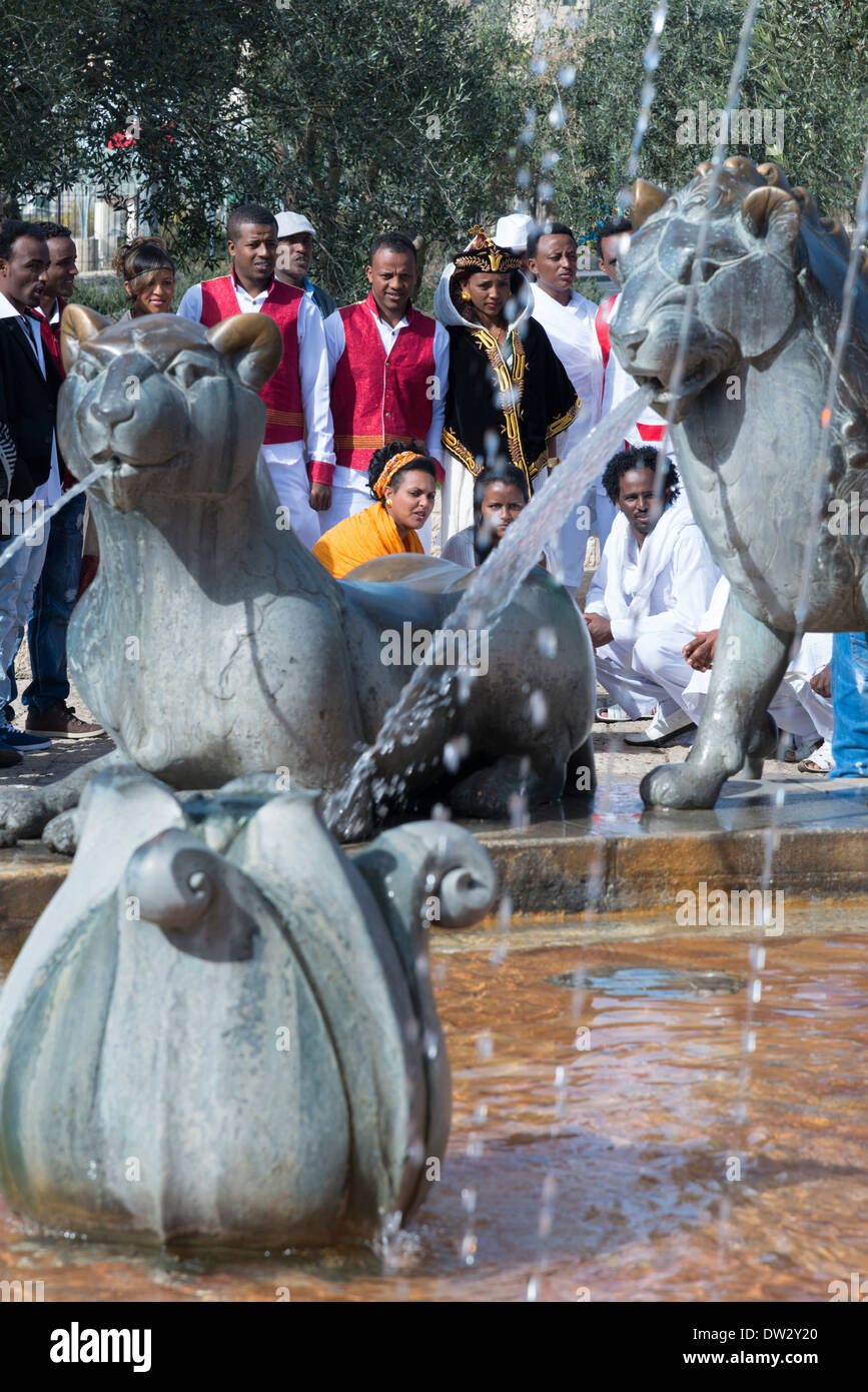 Tra Eritrea ed Etiopia festa di nozze. Fontana di ioni. erusalem. Israele. Foto Stock