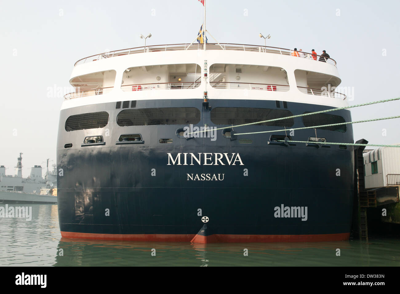 MS Minerva, una nave da crociera di proprietà di Swan Hellenic accanto a Portsmouth, Hampshire, Inghilterra. Foto Stock