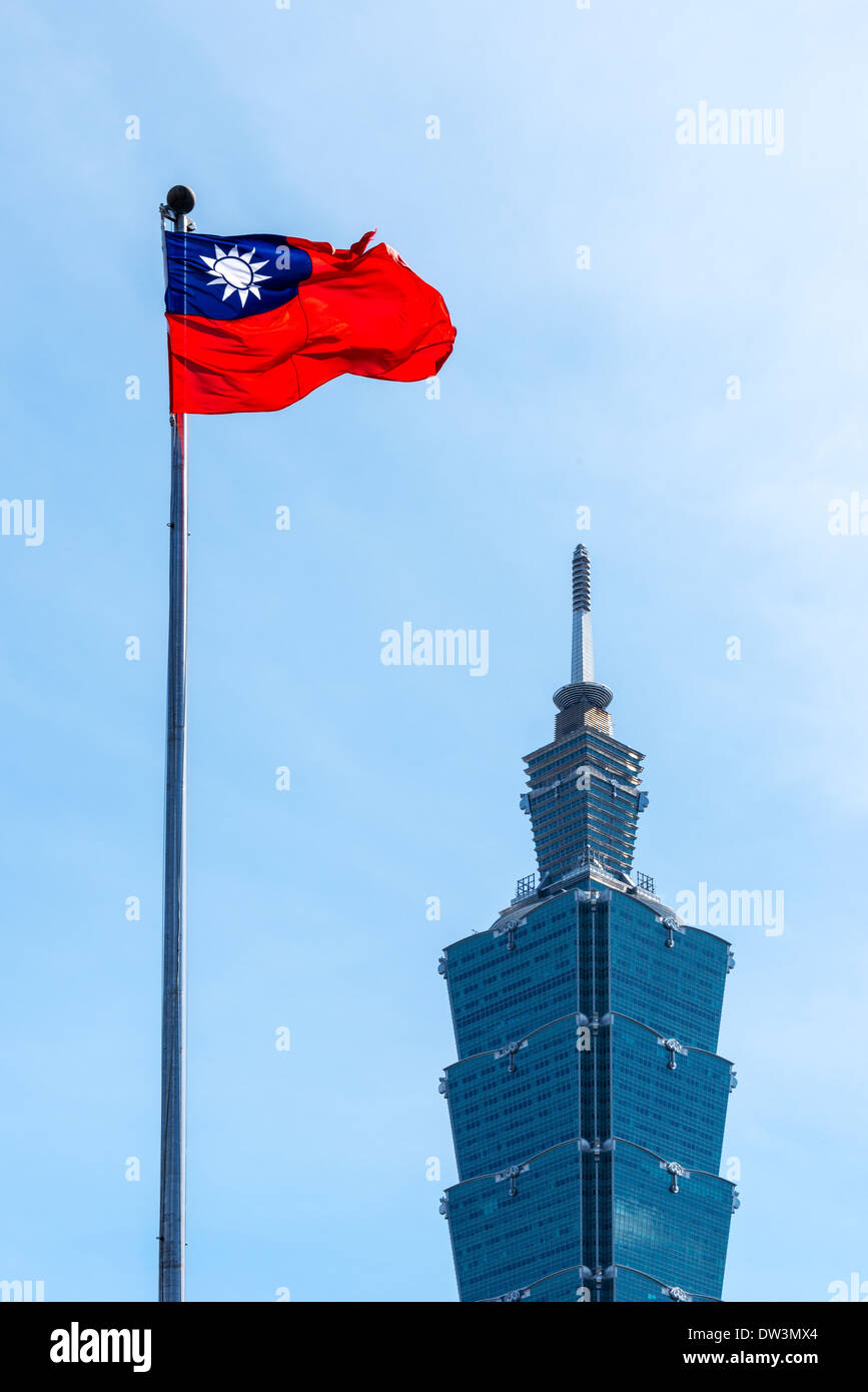 Bandiera di Taiwan e Taipei 101 Foto Stock