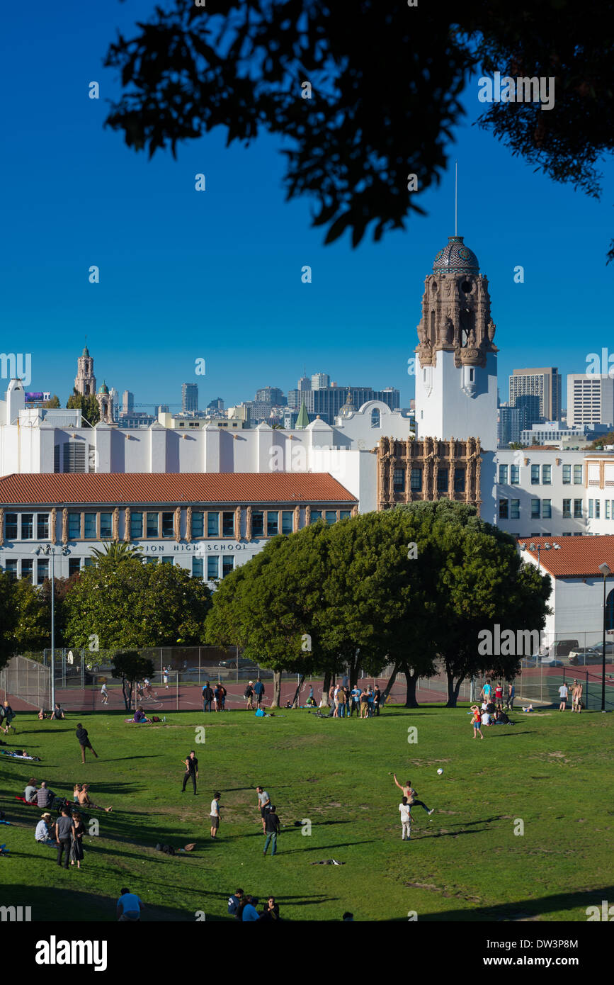 La missione di alta scuola e Dolores Park, San Francisco Foto Stock