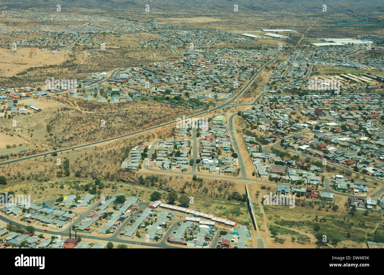 Windhoek Namibia antenna dalla al di sopra delle case nel tratto di quartiere alloggiamento con laghi Foto Stock