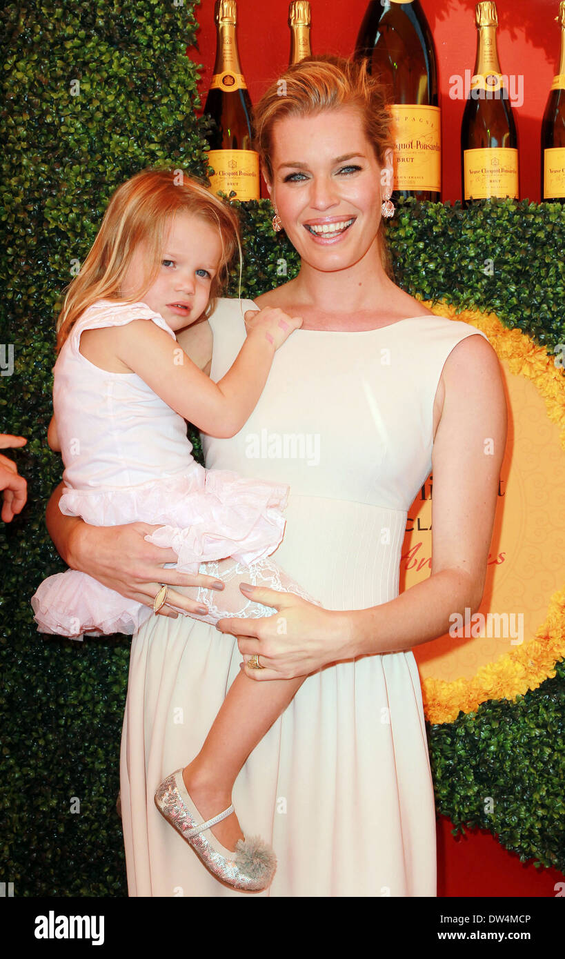 Rebecca Romijn, Dolly Rebecca Rose O'Connell terzo annuale di Veuve Clicquot Polo Classic - gli arrivi al Will Rogers State Historic Park Pacific Palisades, California - 06.10.12 con: Rebecca Romijn, Dolly Rebecca Rose O'Connell dove: Pacific Palissades, Foto Stock