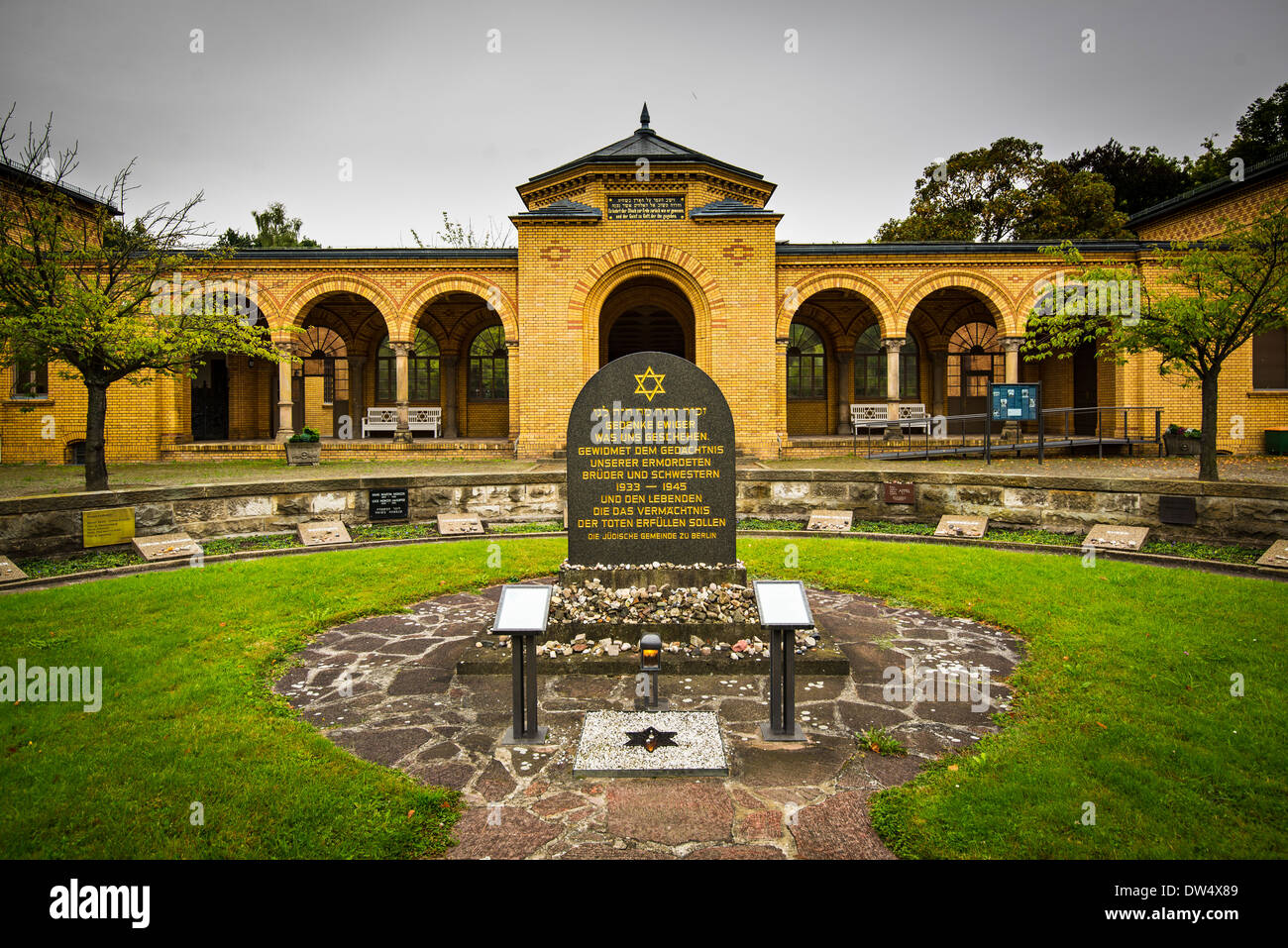 Weissensee Cimitero Ebraico ingresso dell'edificio nel quartiere Weissensee di Berlino, Germania. Foto Stock