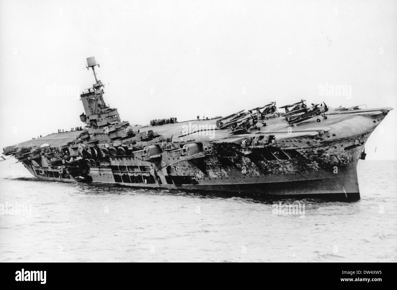 HMS Ark Royal portaerei quotazione dopo essere affondata il 13 novembre 1941 dal U-81. Vedere la descrizione seguente Foto Stock