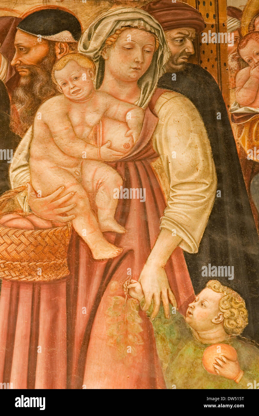 L'Europa, Italia, Toscana, Siena, santa maria della scala, pellegrinaio, affreschi di Domenico di Bartolo, madre con i bambini Foto Stock