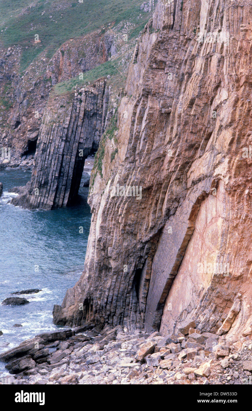 Coastal Rock Cliffs cliff Pembrokeshire Wales UK , Foto Stock