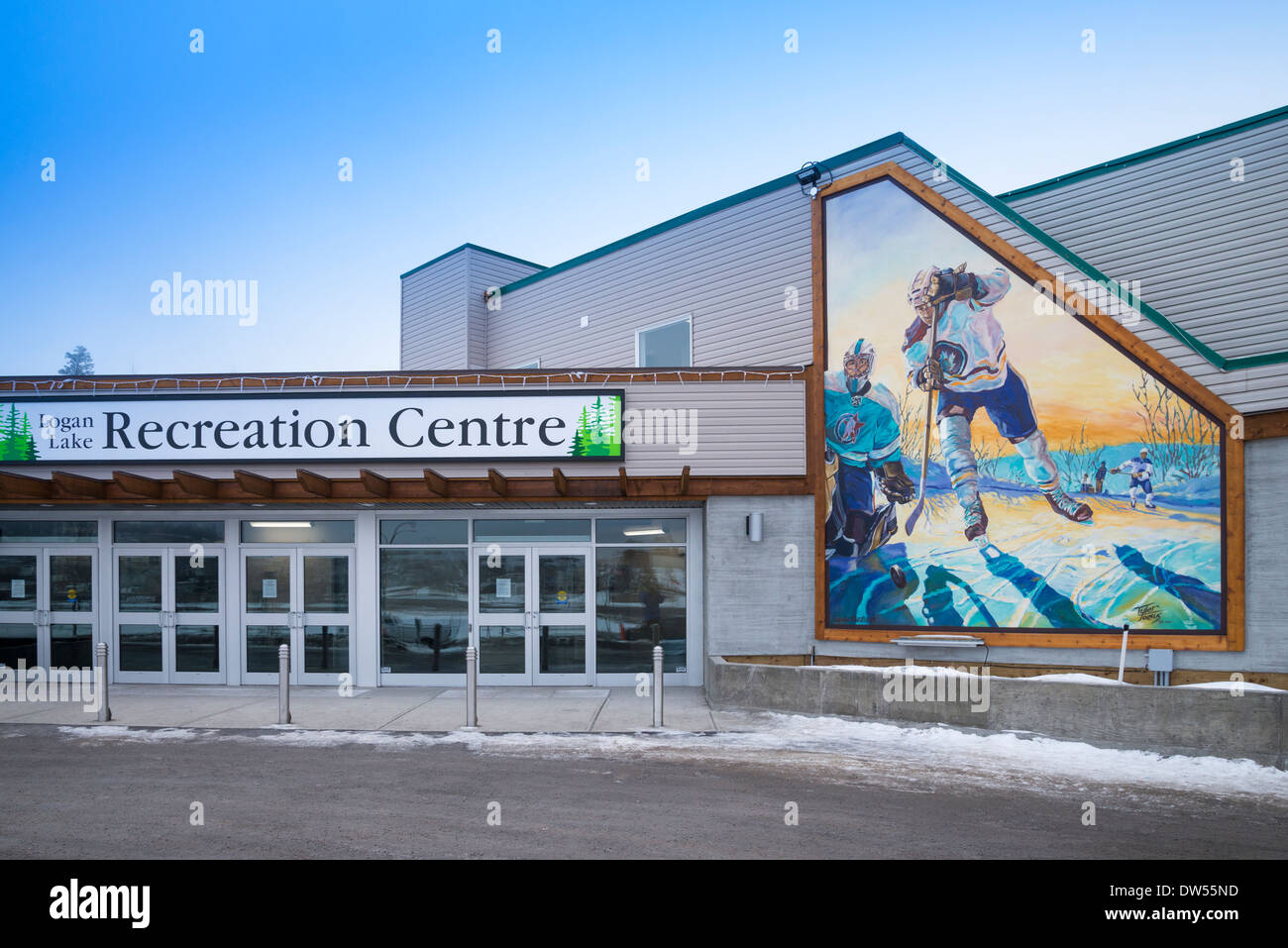 Il centro ricreativo di hockey murale, Logan Lago, British Columbia. Foto Stock