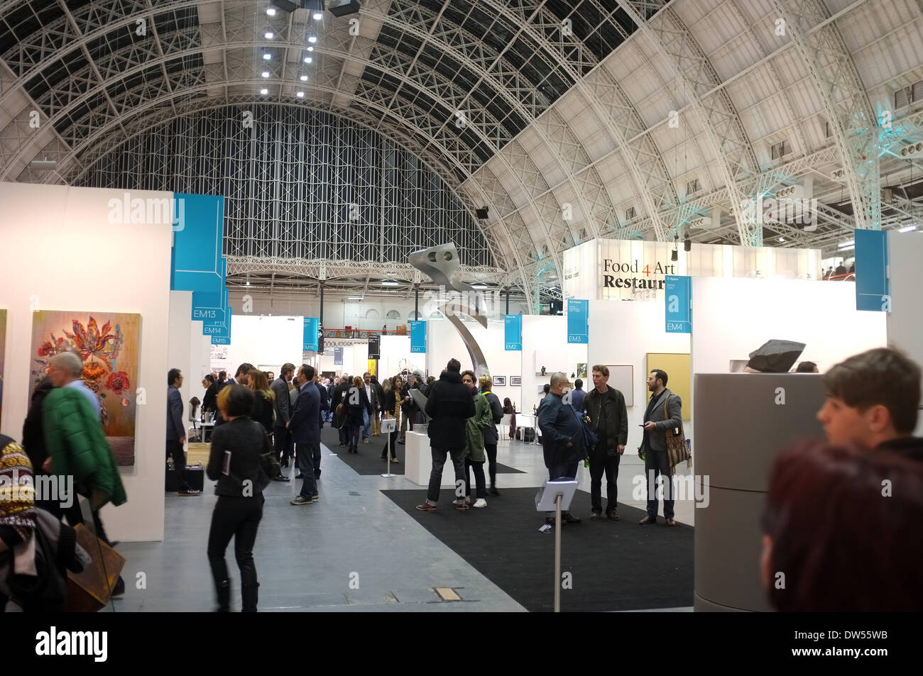 Londra, Regno Unito. Il 27 febbraio, 2014. La seconda edizione del London's global art fair, tenutasi in Olympia Grand Hall, apre le sue porte il venerdì 28 febbraio e si concluderà domenica 2 marzo. Credito: Ufuk Uyanik/Alamy Live News Foto Stock
