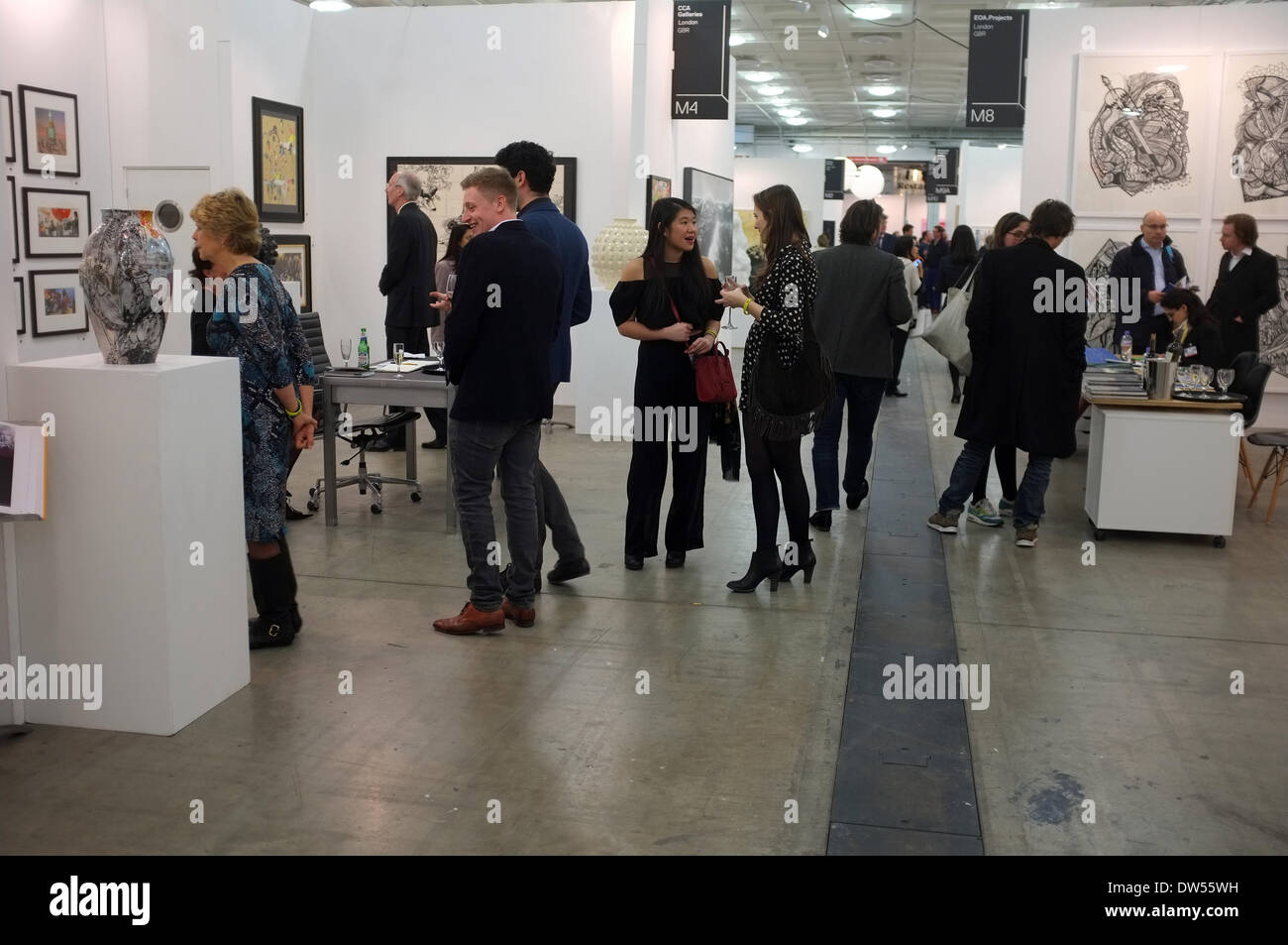 Londra, Regno Unito. Il 27 febbraio, 2014. La seconda edizione del London's global art fair, tenutasi in Olympia Grand Hall, apre le sue porte il venerdì 28 febbraio e si concluderà domenica 2 marzo. Credito: Ufuk Uyanik/Alamy Live News Foto Stock