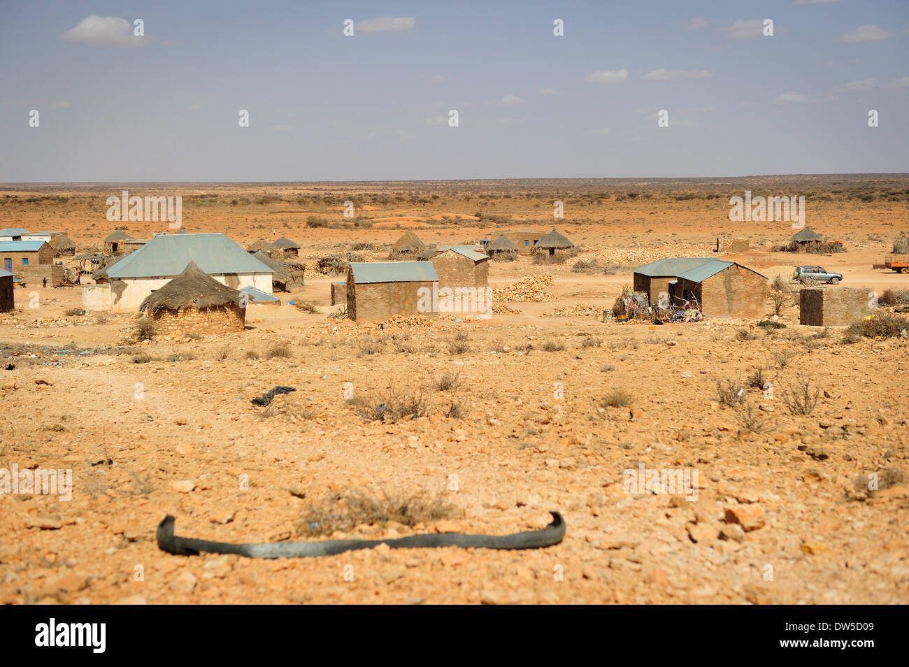 Il Puntland ha un semi-arido clima. La pioggia è scarsa e variabile, con nessuna singola area che riceve più di 400 mm (15,7 in) di pioggia all'anno. Anche la regione costiera è desertlike. Foto Stock