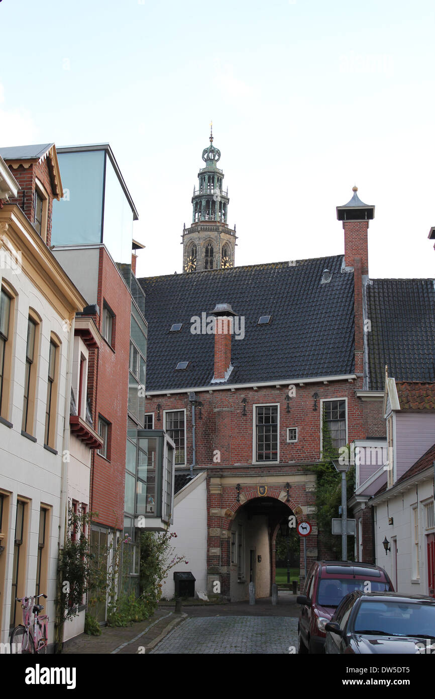 Turfstraat Groningen, antico cancello che conduce al Martini-kerkhof nel centro storico della città Foto Stock