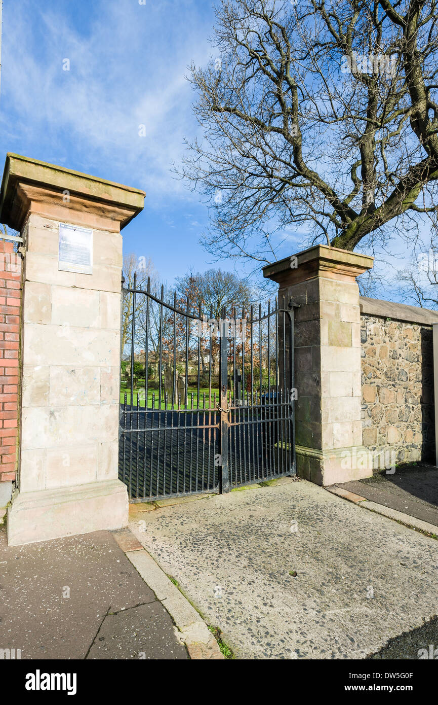 Clifton Street cimitero inaugurato nel 1797 ed è stato gestito da Belfast società di beneficenza. Le sepolture non più avvenire. Foto Stock