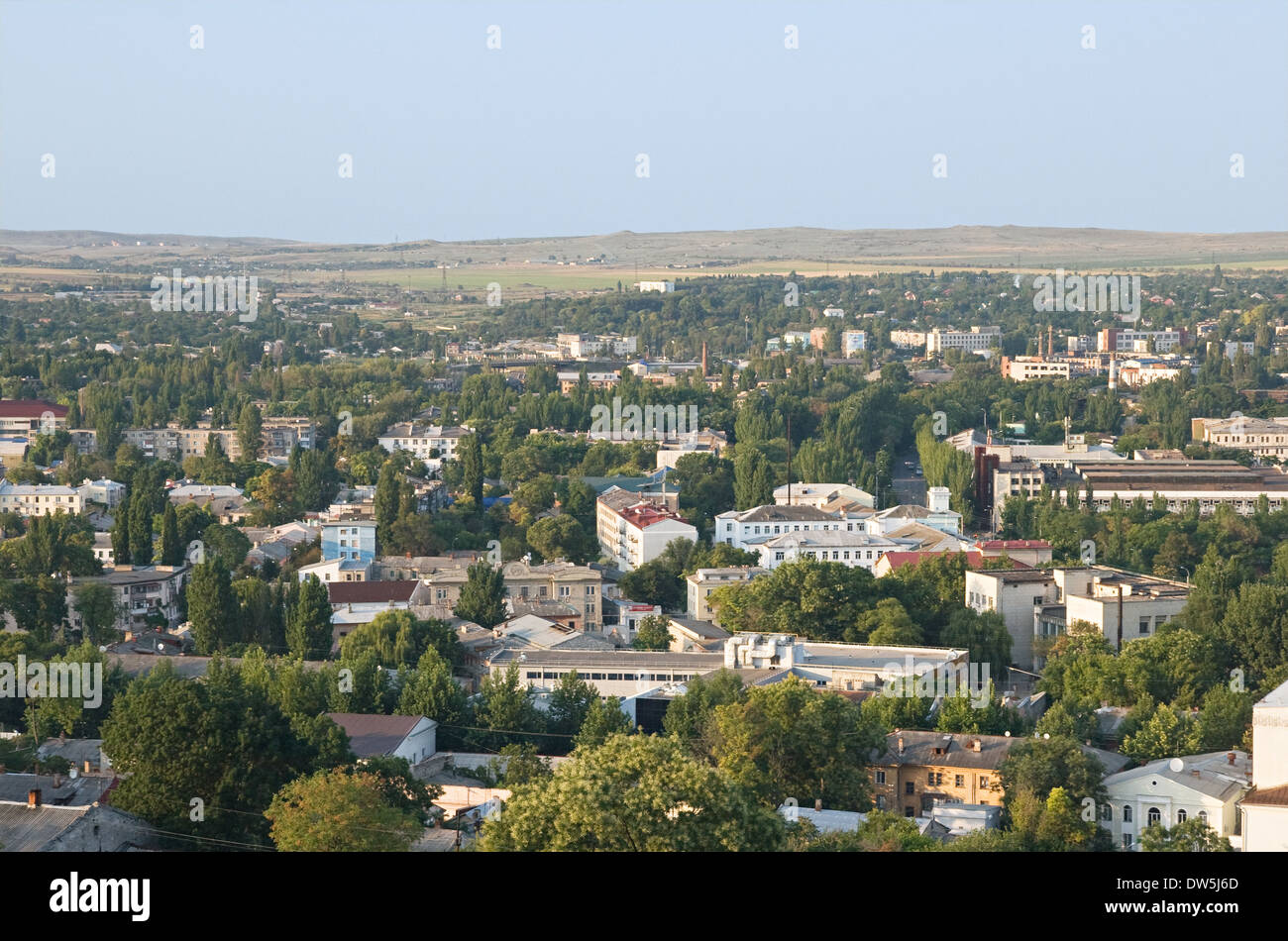 Tetti di una piccola città ucraina, vista da sopra Foto Stock