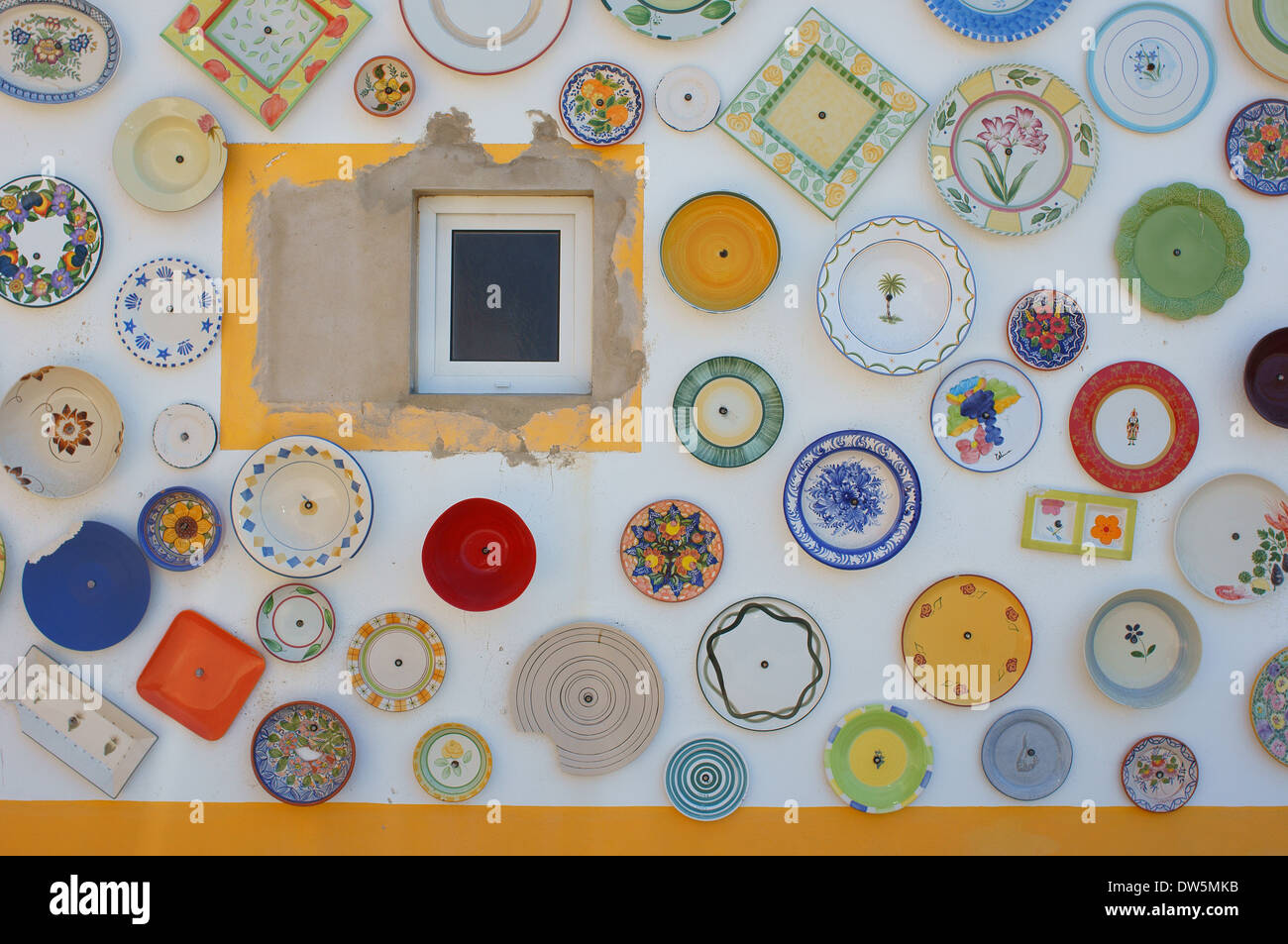 Algarvian ceramiche artistiche ceramiche fissato alla parete Algarve Portogallo Foto Stock