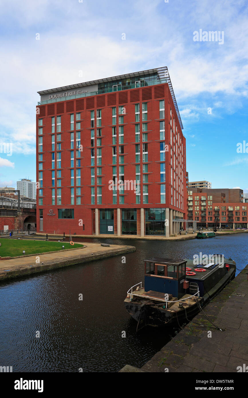 Candela House Building, DoubleTree by Hilton Hotel, Granary Wharf, Leeds, West Yorkshire, Inghilterra, Regno Unito. Foto Stock