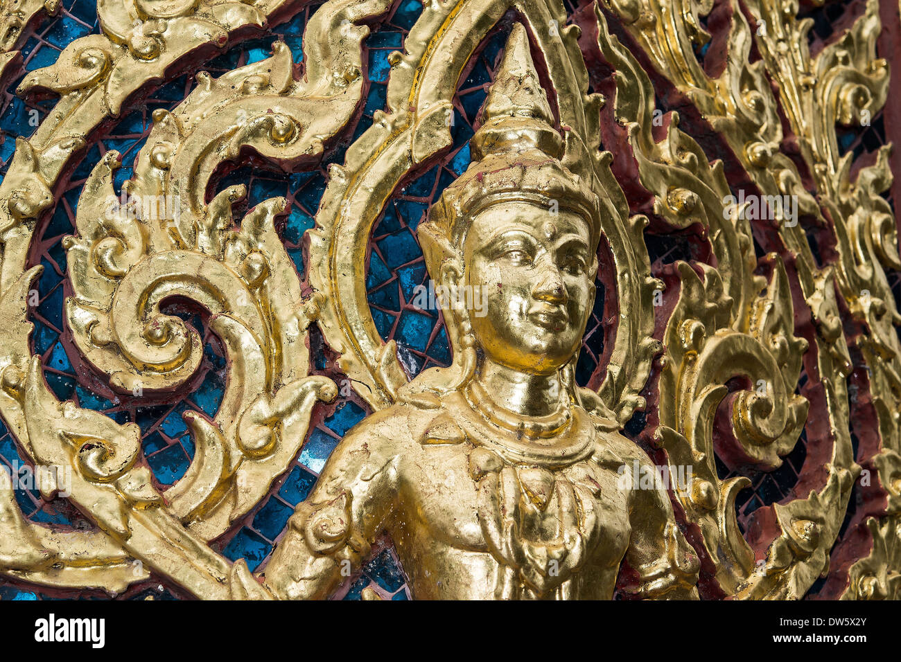 Tempio thailandese di basso rilievo arte Foto Stock