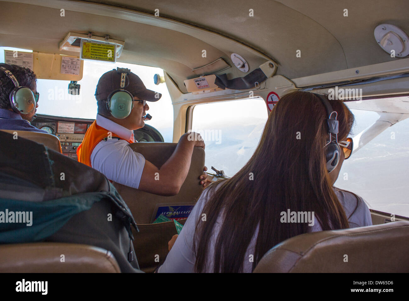 Tour in volo di un aeroplano sopra le linee di Nazca, Perù Foto Stock
