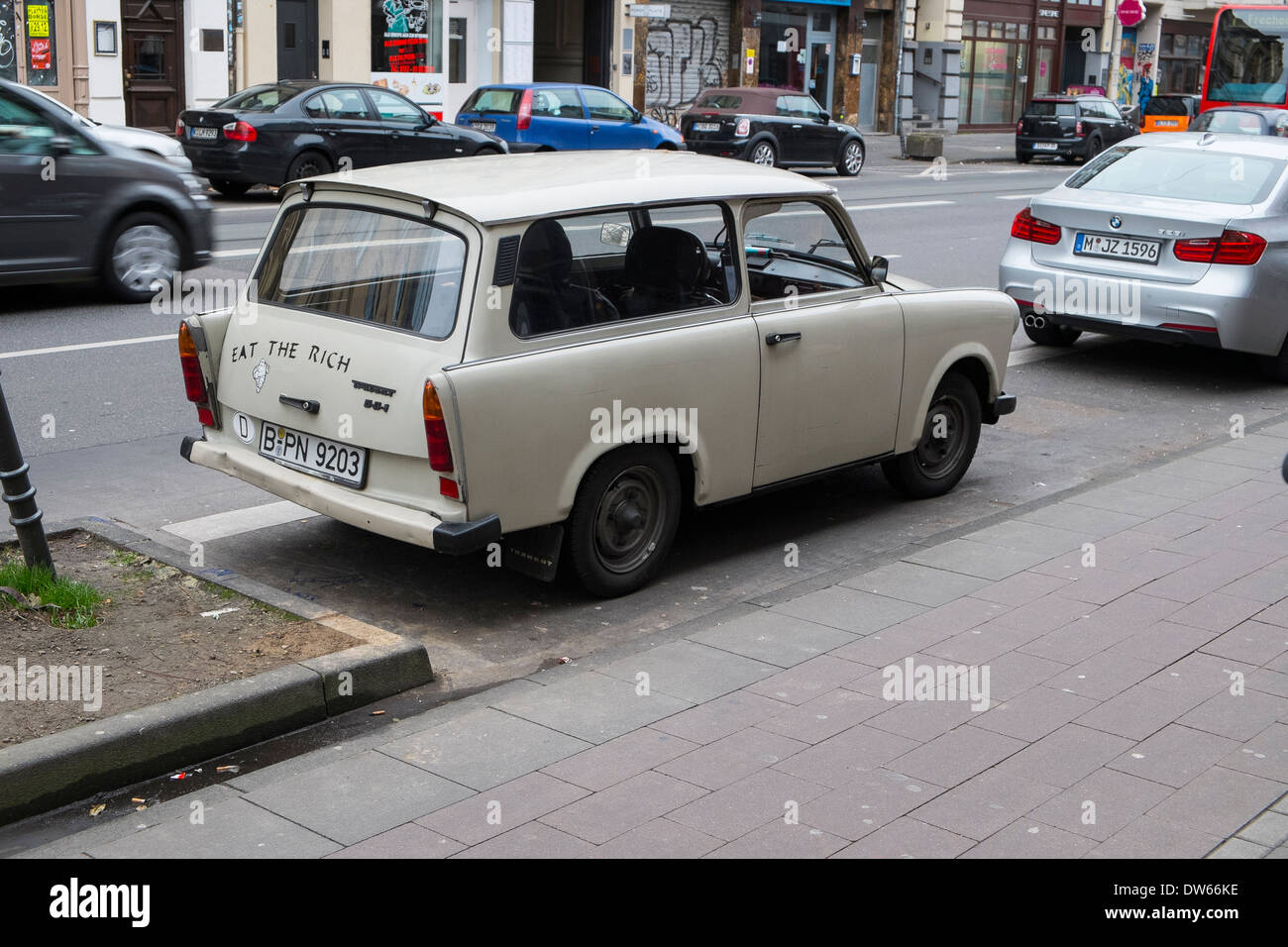 Vecchio vintage trabant trabi station wagon wagen Foto Stock