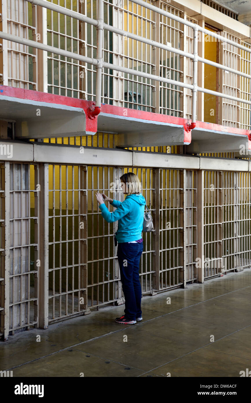 All'interno di Isola di Alcatraz carcere carcere di massima sicurezza di metallo penitenziario barre di ferro turismo san francisco interno Foto Stock