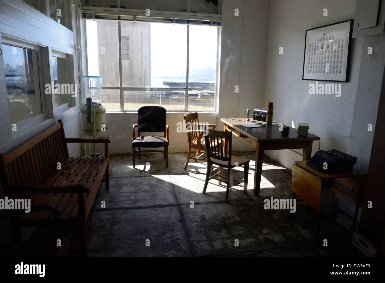 Guardie carcerarie ufficio amministrazione edificio Isola di Alcatraz carcere carcere di massima sicurezza turismo penitenziario di san francisco Foto Stock