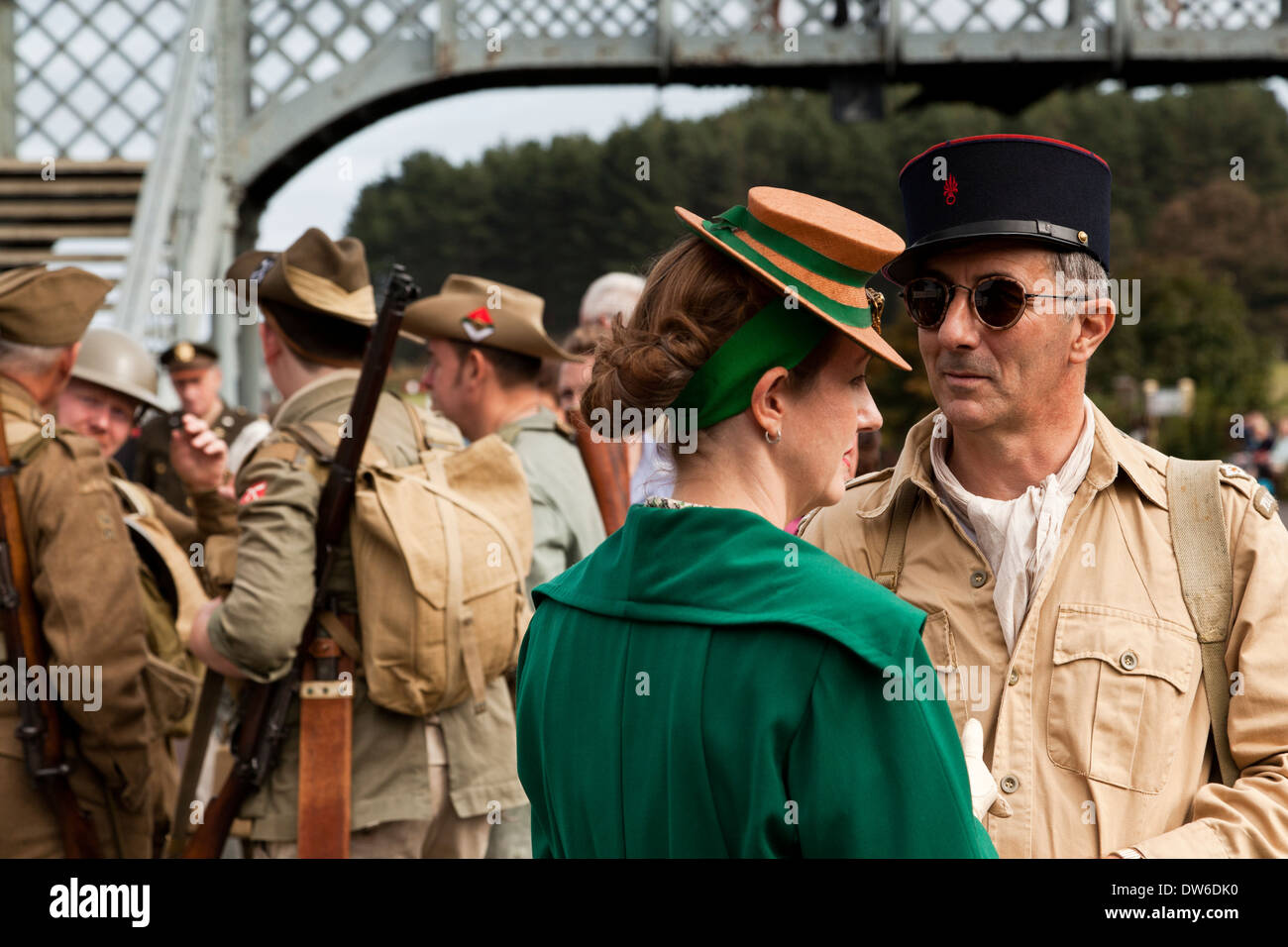 Un panorama generale di un 1940's tempo di guerra rurale stazione ferroviaria Foto Stock