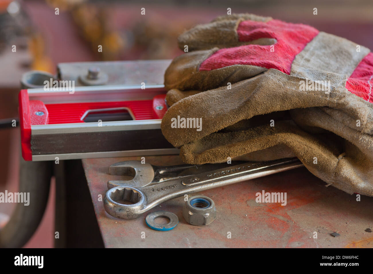 Accessori per lavoratori presso lo stabilimento Foto Stock