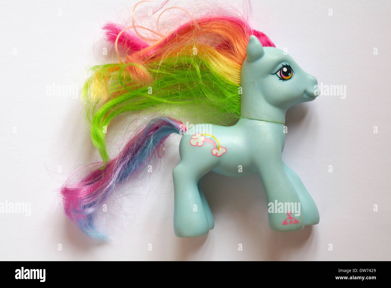 Blu grigio il mio piccolo pony giocattolo con rainbow capelli colorati Foto Stock